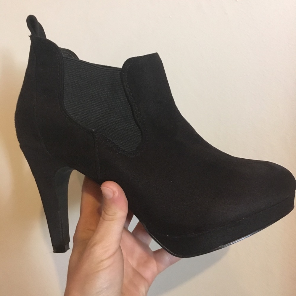 XOXO ankle booties